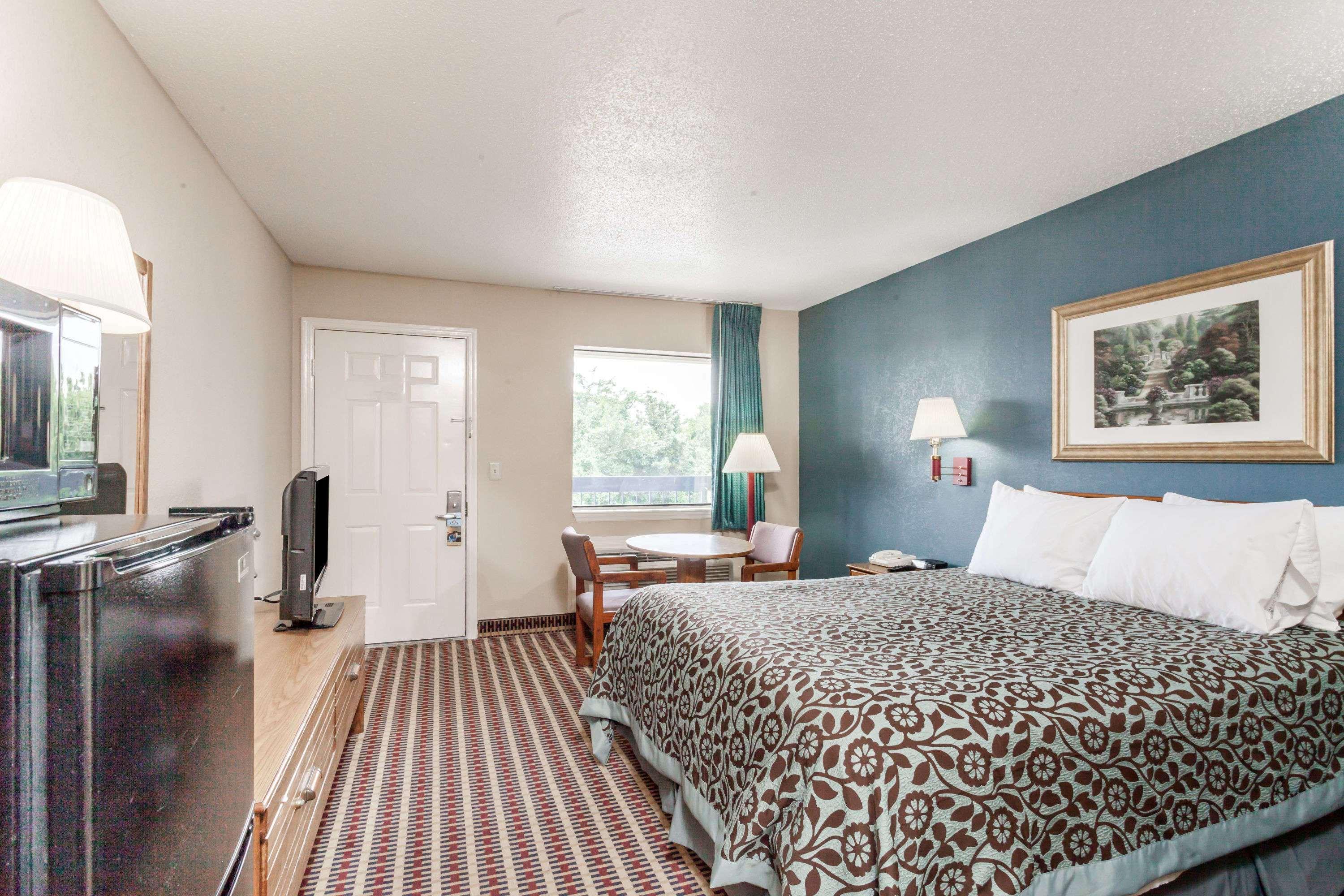 Days Inn By Wyndham Nashville N Opryland/Grand Ole Opry Екстериор снимка