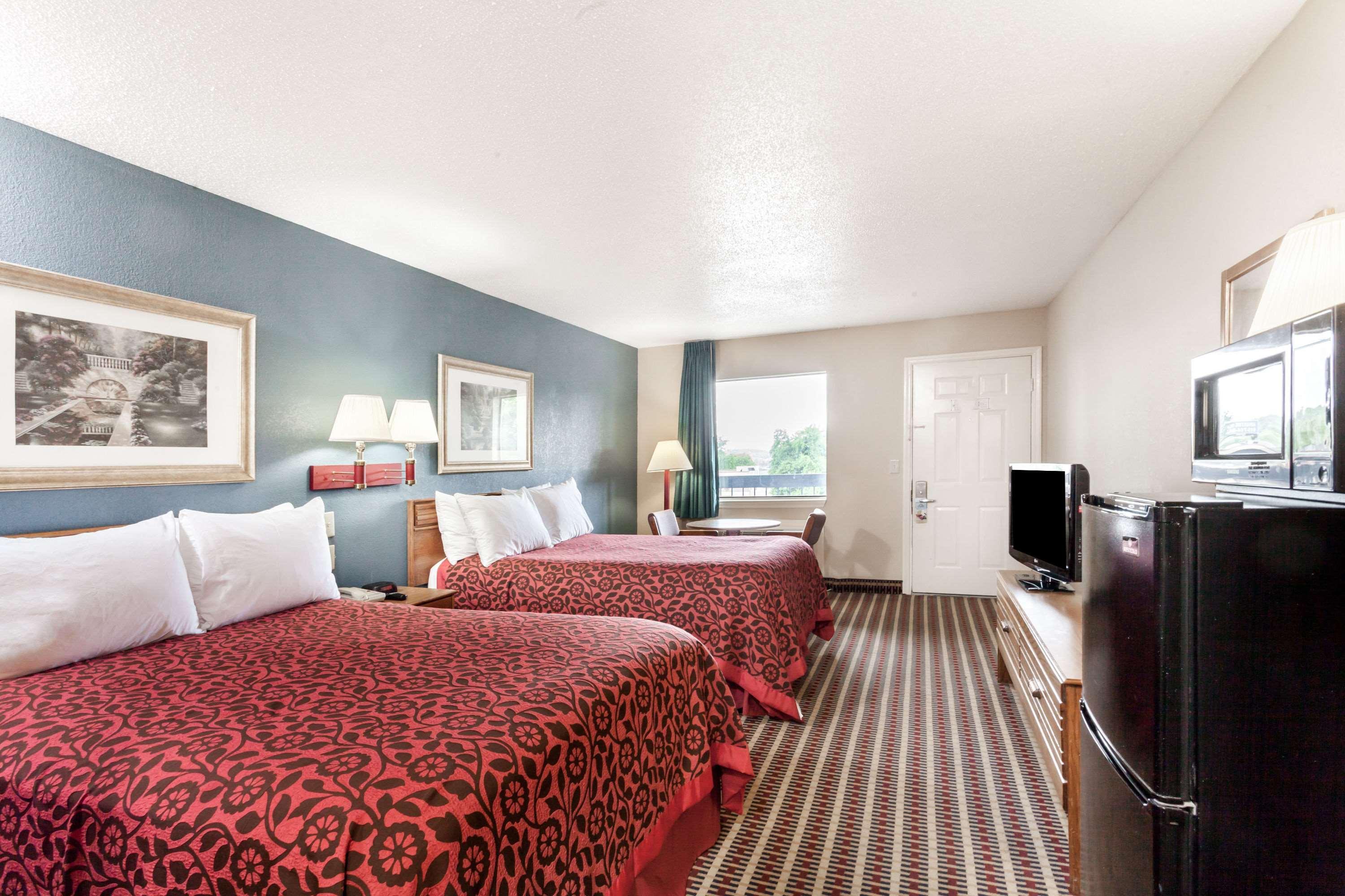 Days Inn By Wyndham Nashville N Opryland/Grand Ole Opry Екстериор снимка