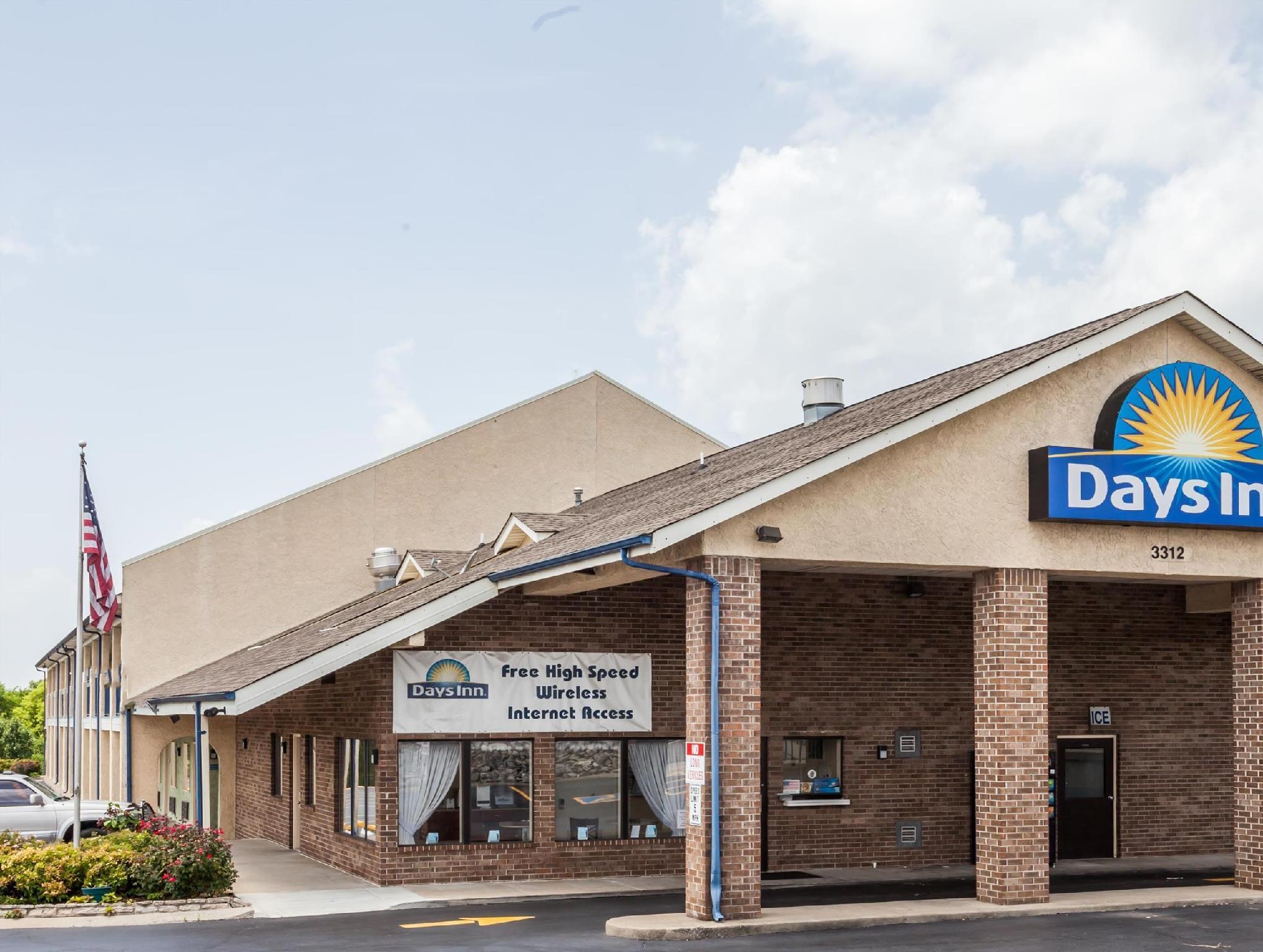 Days Inn By Wyndham Nashville N Opryland/Grand Ole Opry Екстериор снимка