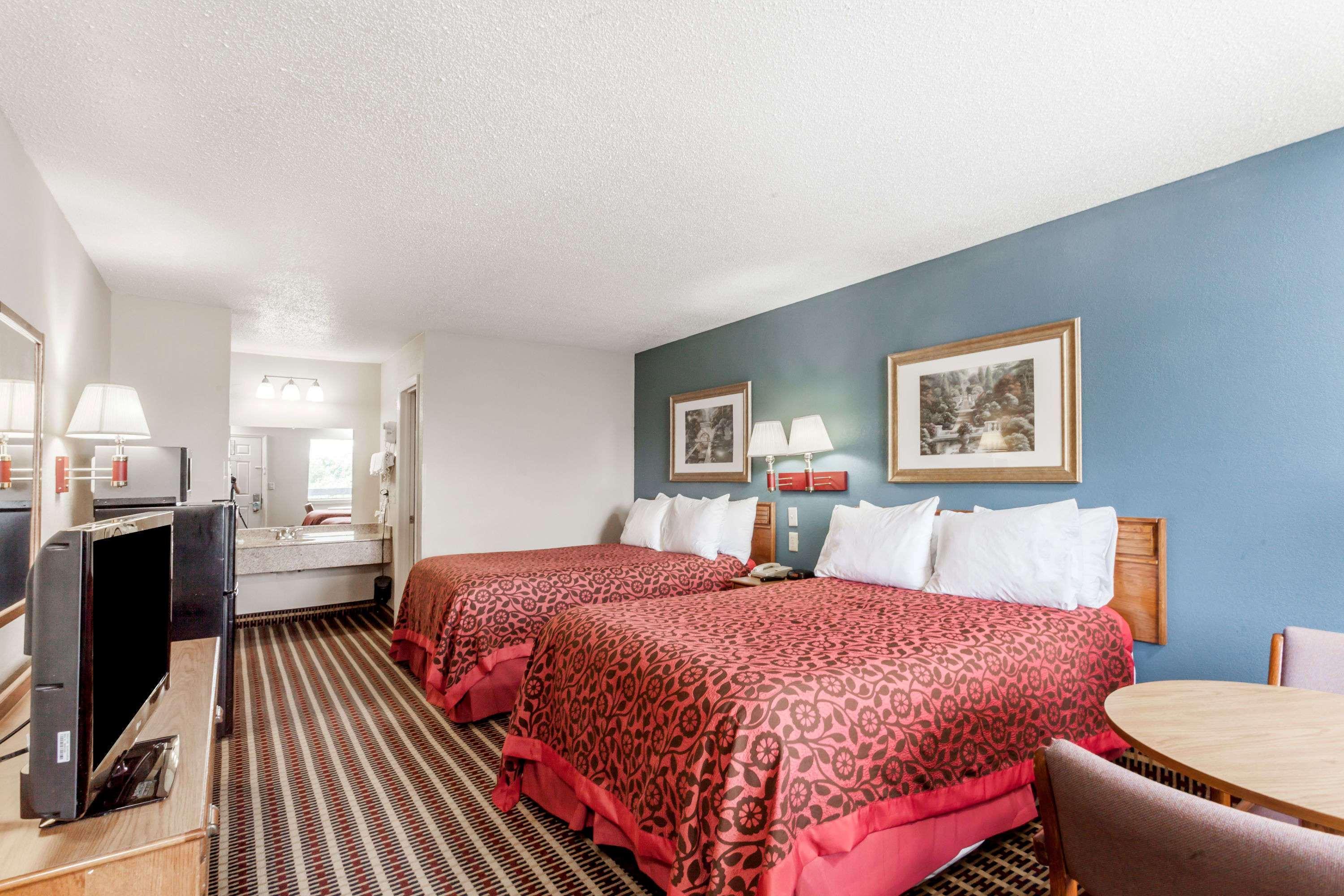 Days Inn By Wyndham Nashville N Opryland/Grand Ole Opry Екстериор снимка