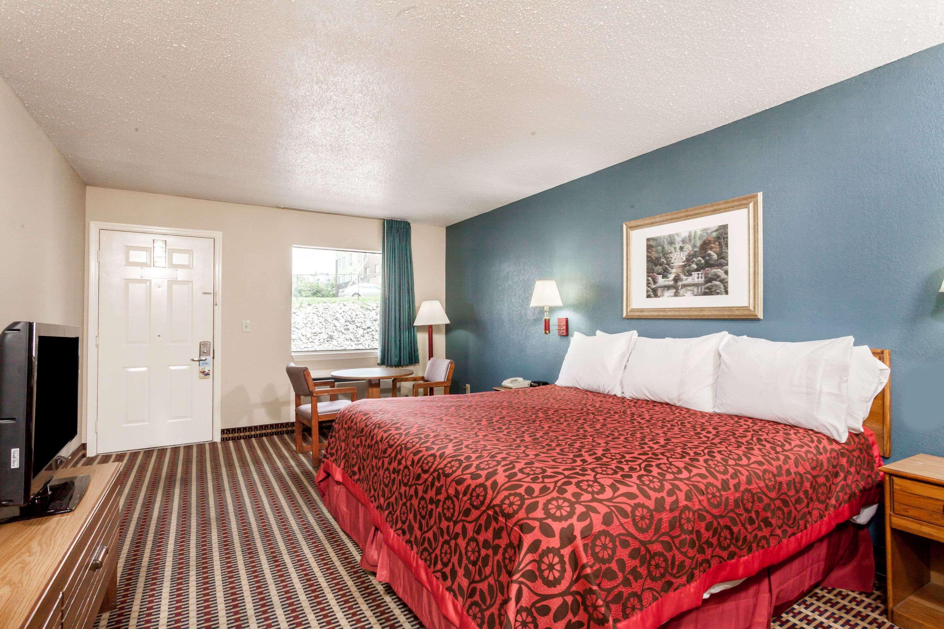 Days Inn By Wyndham Nashville N Opryland/Grand Ole Opry Екстериор снимка
