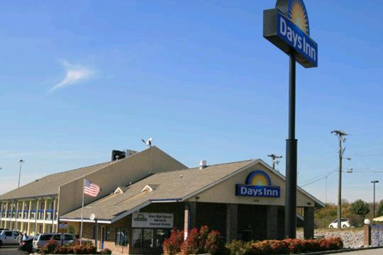 Days Inn By Wyndham Nashville N Opryland/Grand Ole Opry Екстериор снимка